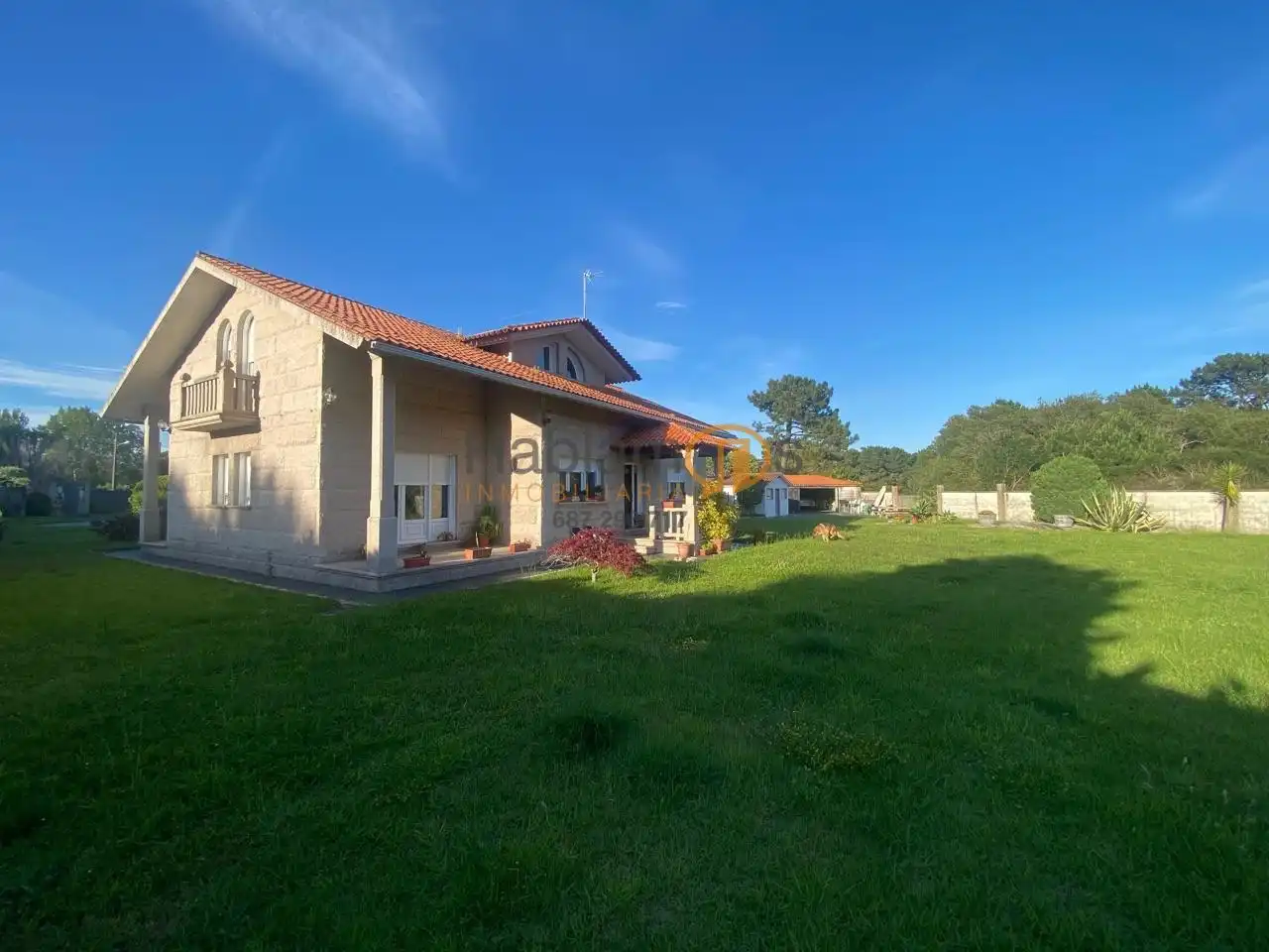 Vista exterior de Casa o chalet en venta en A Illa de Arousa  con Calefacción, Jardín privado y Terraza
