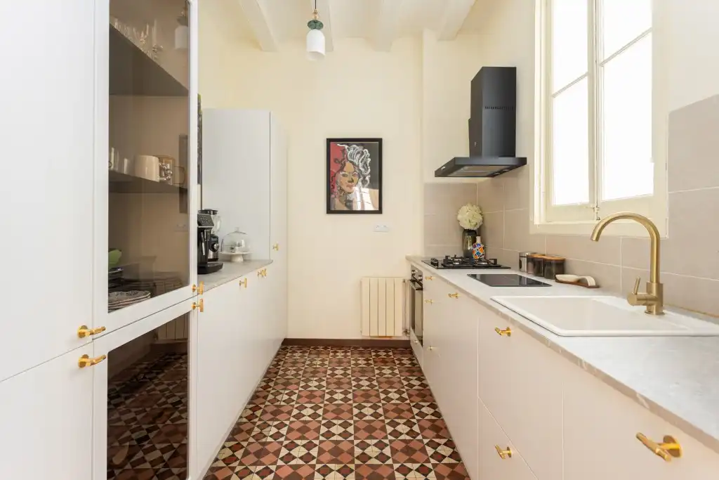 Küche von Wohnungen zum Verkauf in Barcelona mit Heizung, Abstellraum und Balkon