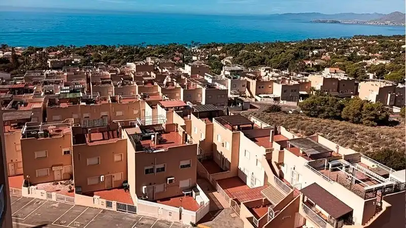 Vista exterior de Piso en venta en Cartagena con Calefacción, Horno y Piscina comunitaria