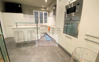 Kitchen of Flat for sale in Oviedo   with Parquet flooring, Oven and Washing machine