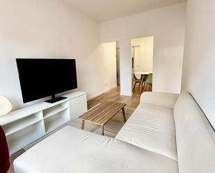 Living room of Flat to rent in  Barcelona Capital  with Parquet flooring, Furnished and Oven