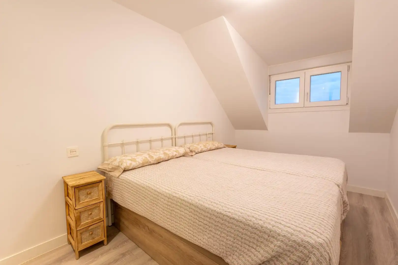 Bedroom of Flat for rent in Boadilla del Monte  with Heating, Private garden and Storage room