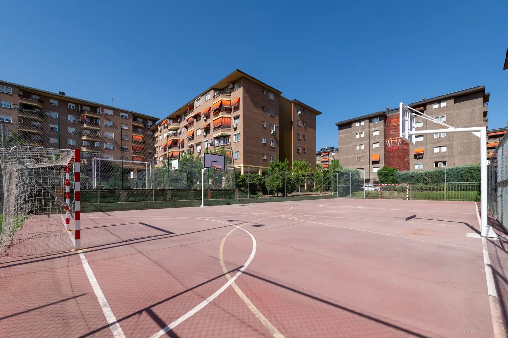 Vista exterior de Pis en venda en San Sebastián de los Reyes amb Aire condicionat, Calefacció i Terrassa