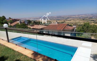 Piscina de Casa o xalet en venda en Guadalajara Capital amb Aire condicionat i Piscina