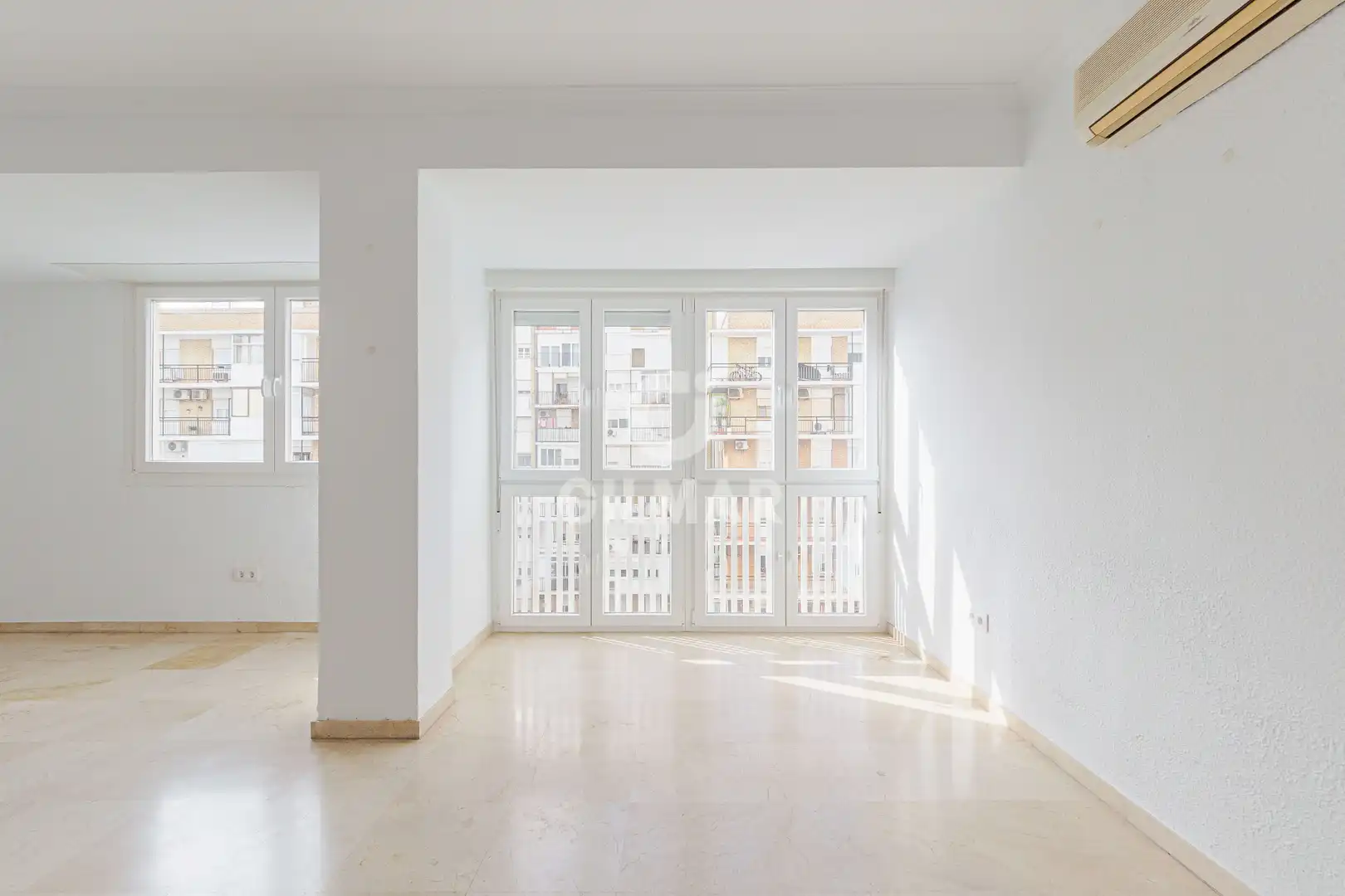 Sala de estar de Piso en venta en Sevilla con Calefacción