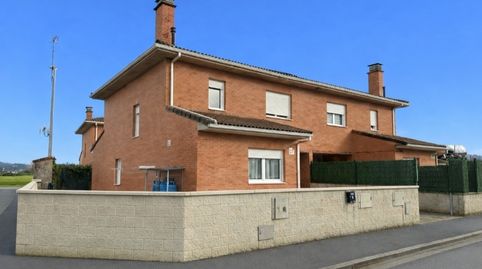 Chalet espacioso y bien ubicado