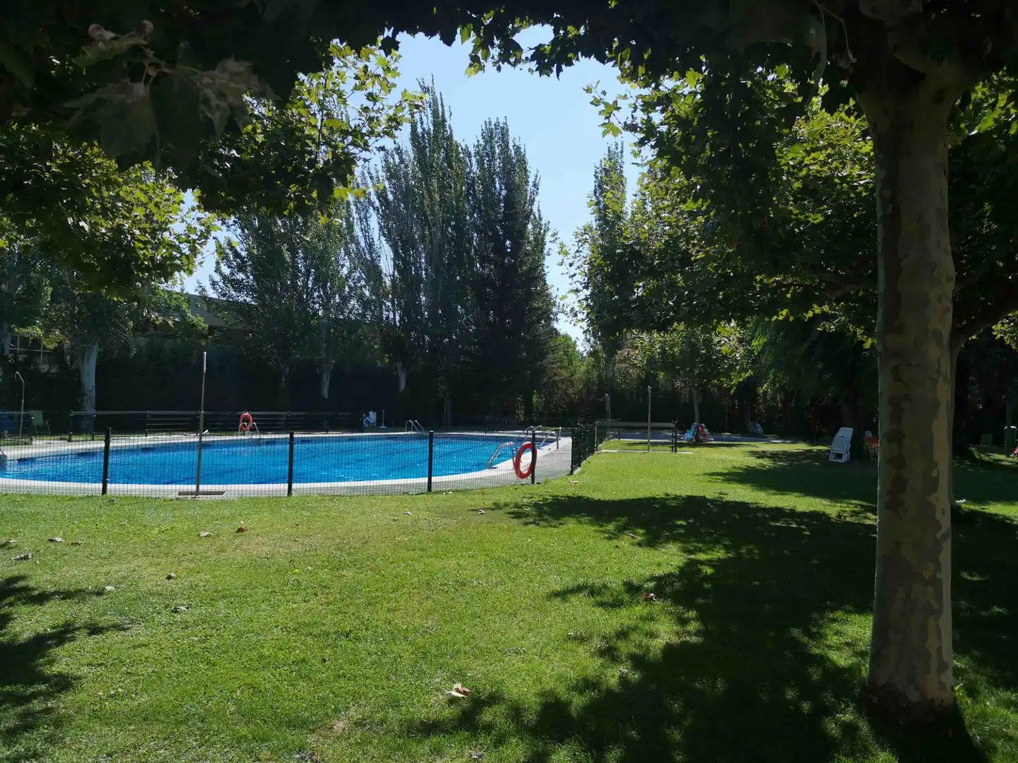 Piscina de Dúplex en venta en Collado Villalba con Calefacción, Terraza y Piscina comunitaria