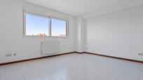 Bedroom of Flat for sale in Rivas-Vaciamadrid  with Storage room and Community pool