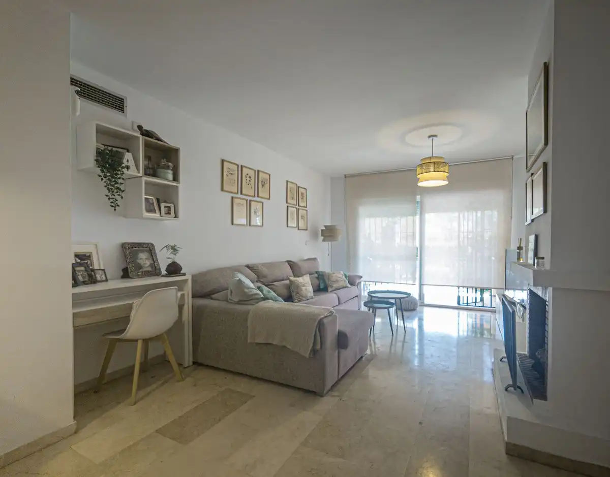 Sala d'estar de Apartament en venda en San Pedro de Alcántara