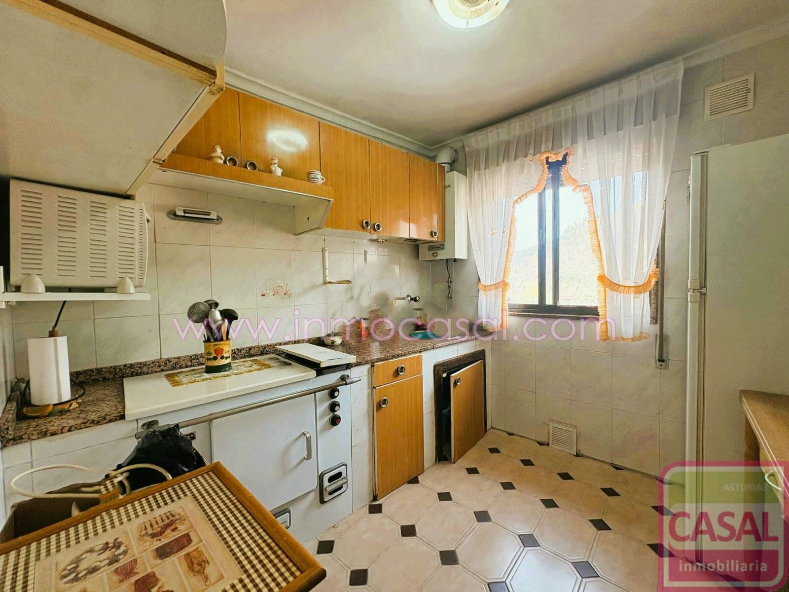 Cocina de Casa o chalet en venta en Mieres (Asturias) con Calefacción, Terraza y Amueblado