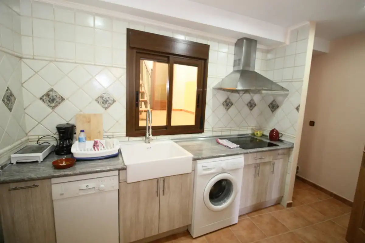 Cuina de Casa o xalet en venda en Pedro Bernardo amb Calefacció, Terrassa i Moblat