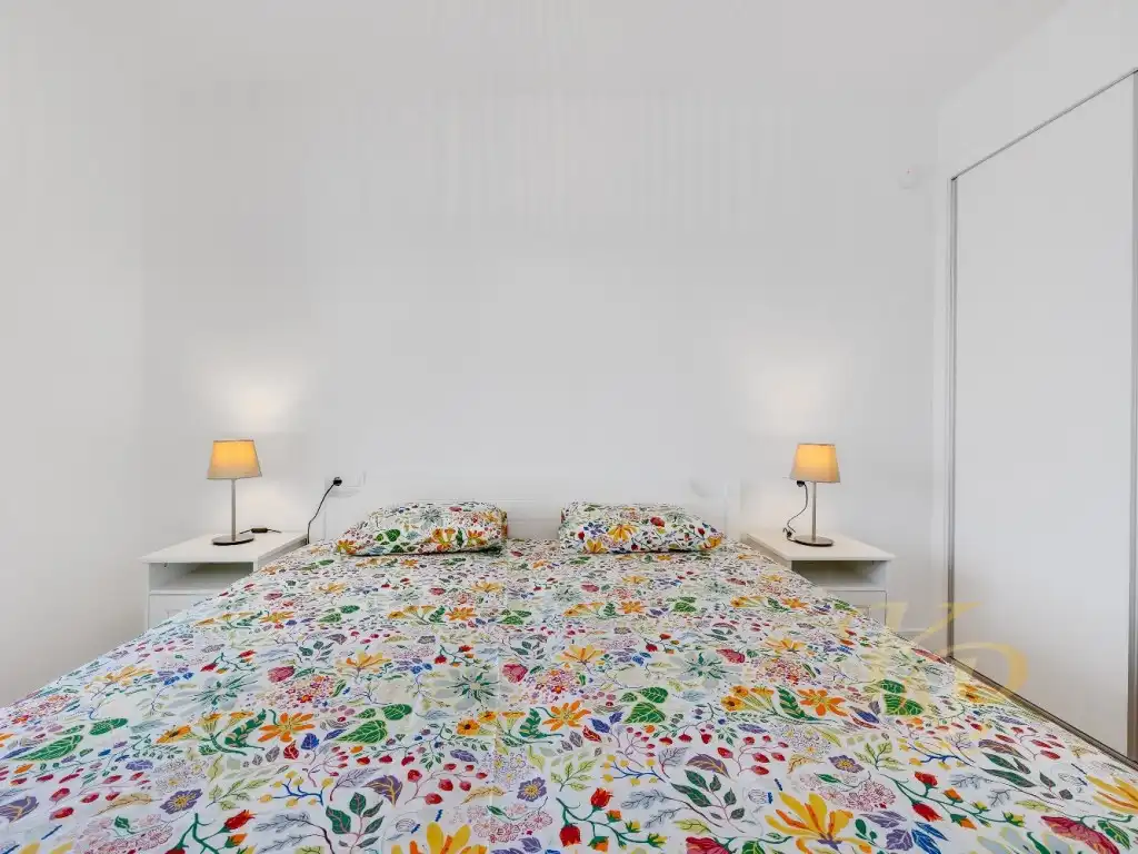Dormitori de Apartament en venda en Orihuela amb Aire condicionat i Jardí privat