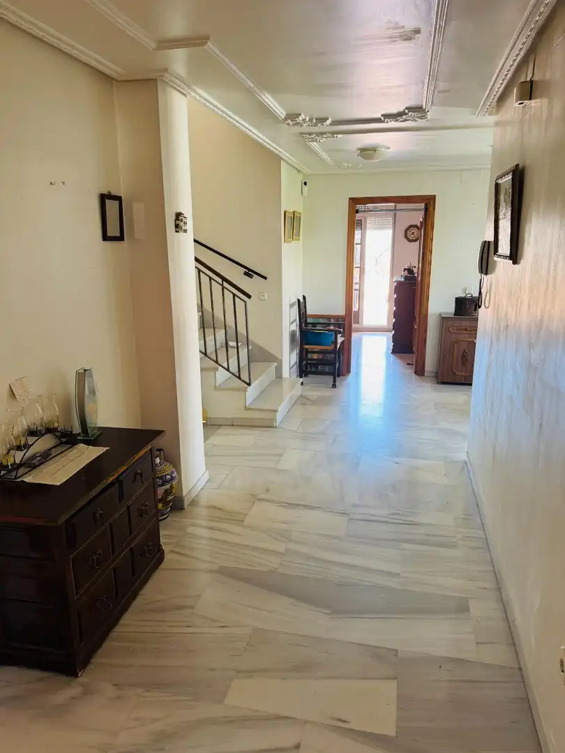 Casa adosada en venda en La Rinconada amb Aire condicionat, Jardí privat i Terrassa