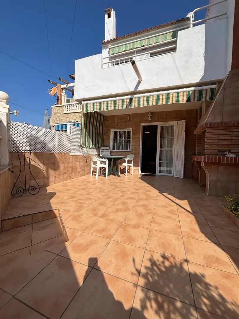 Terrasse von Maisonette zum Verkauf in Torrevieja mit Klimaanlage und Terrasse