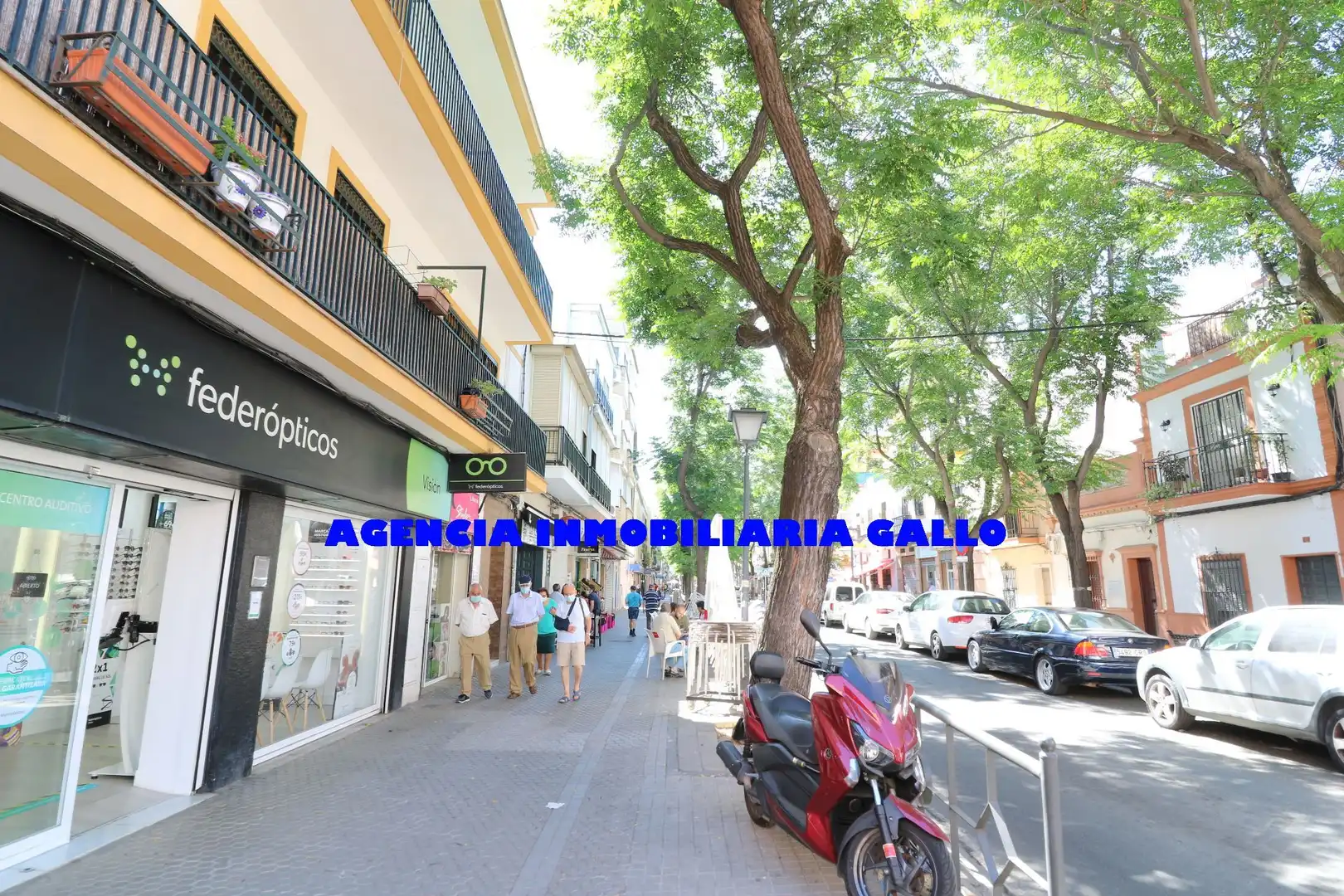 Vista exterior de Nave industrial en venta en Sevilla