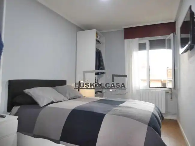 Bedroom of Flat for sale in Bilbao   with Heating