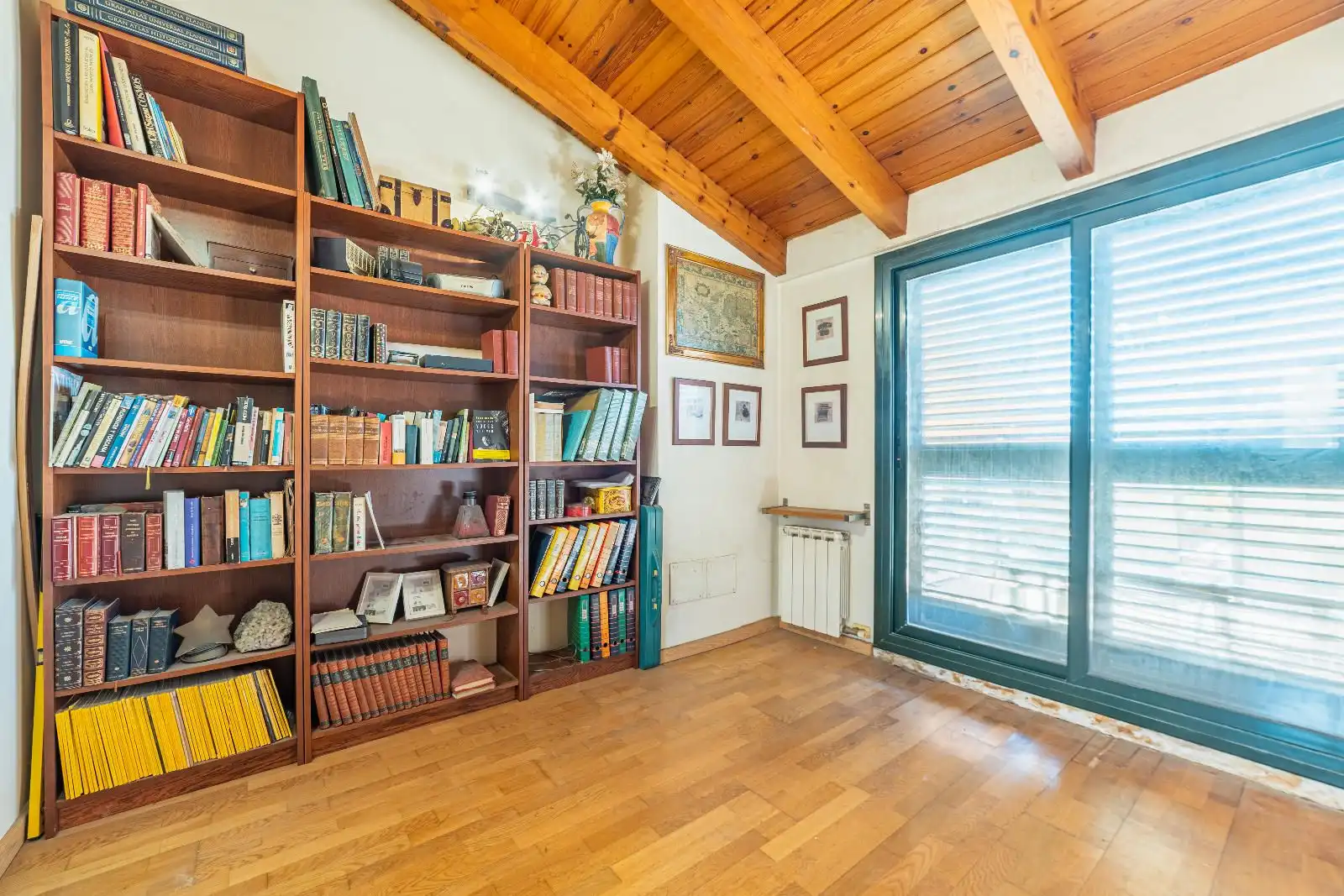 Wohnzimmer von Einfamilien-Reihenhaus zum Verkauf in Vilassar de Mar mit Klimaanlage, Heizung und Terrasse