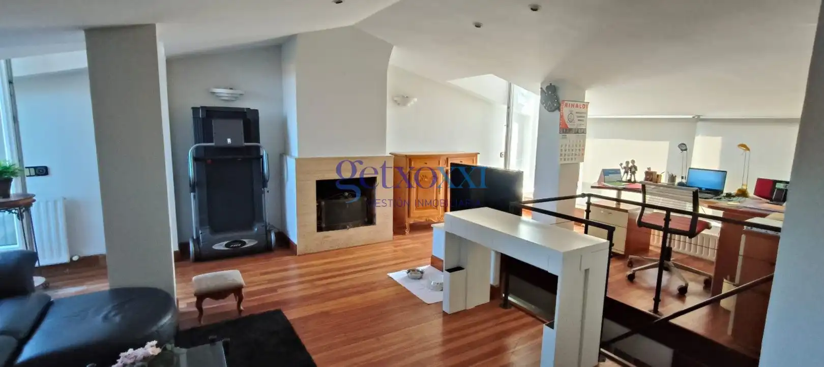 Sala d'estar de Àtic en venda en Getxo  amb Calefacció i Terrassa