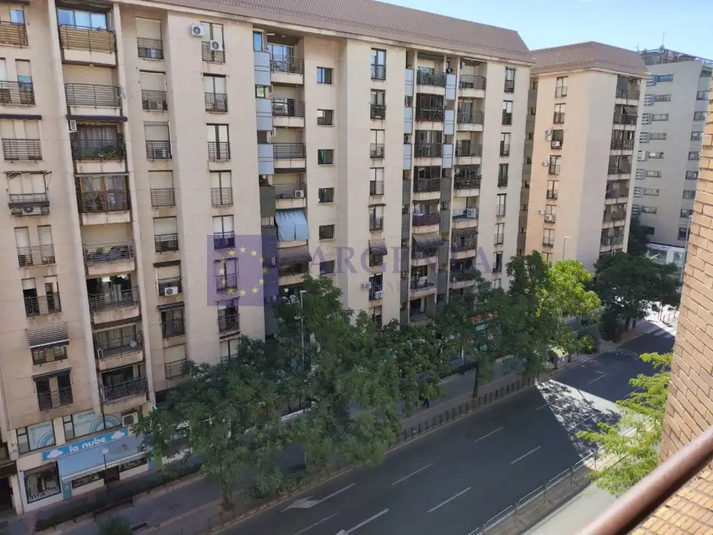 Flat with lift to rent in Centro