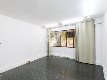 Oficina amb ascensor en venda a Carrer del Comte Borrell