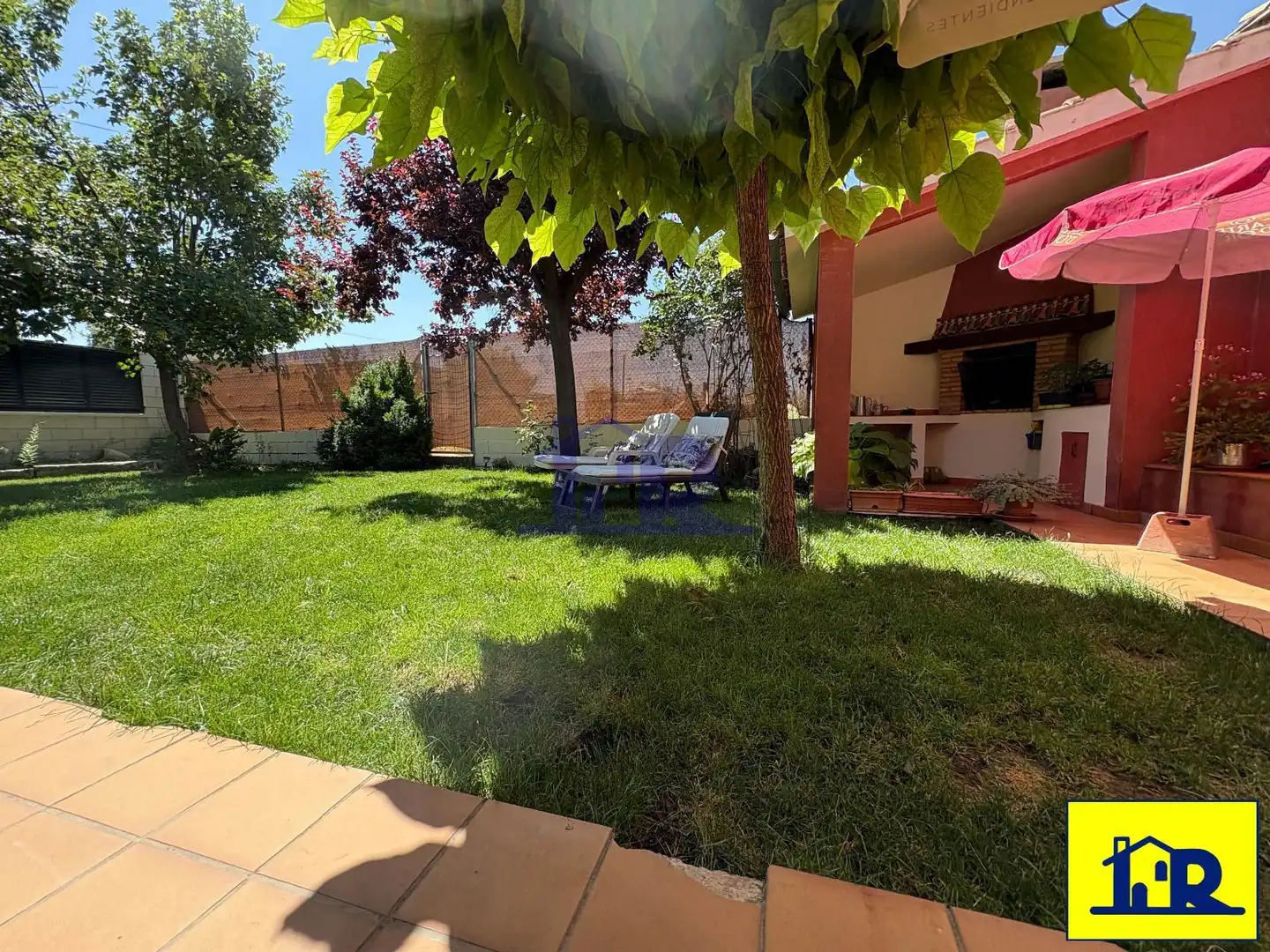 Jardí de Casa o xalet en venda en Sotorribas amb Calefacció, Jardí privat i Parquet