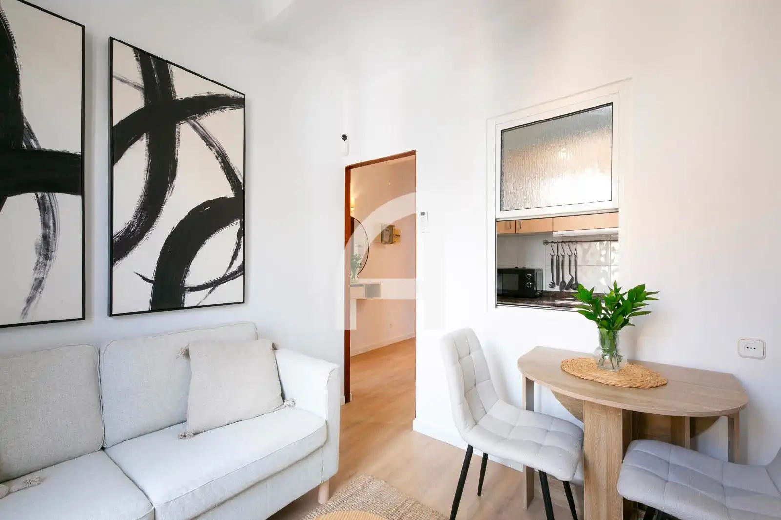 Flat with terrace to rent in Carrer de Santalo, imagen 4