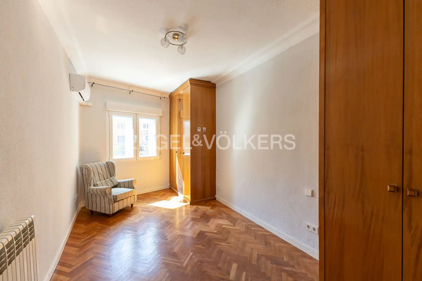 Schlafzimmer von Wohnung zur Miete in Madrid mit Klimaanlage, Heizung und Parkett