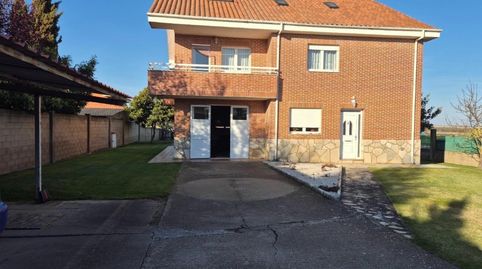 Foto 2 de Casa o chalet en venta en Valdefresno, León
