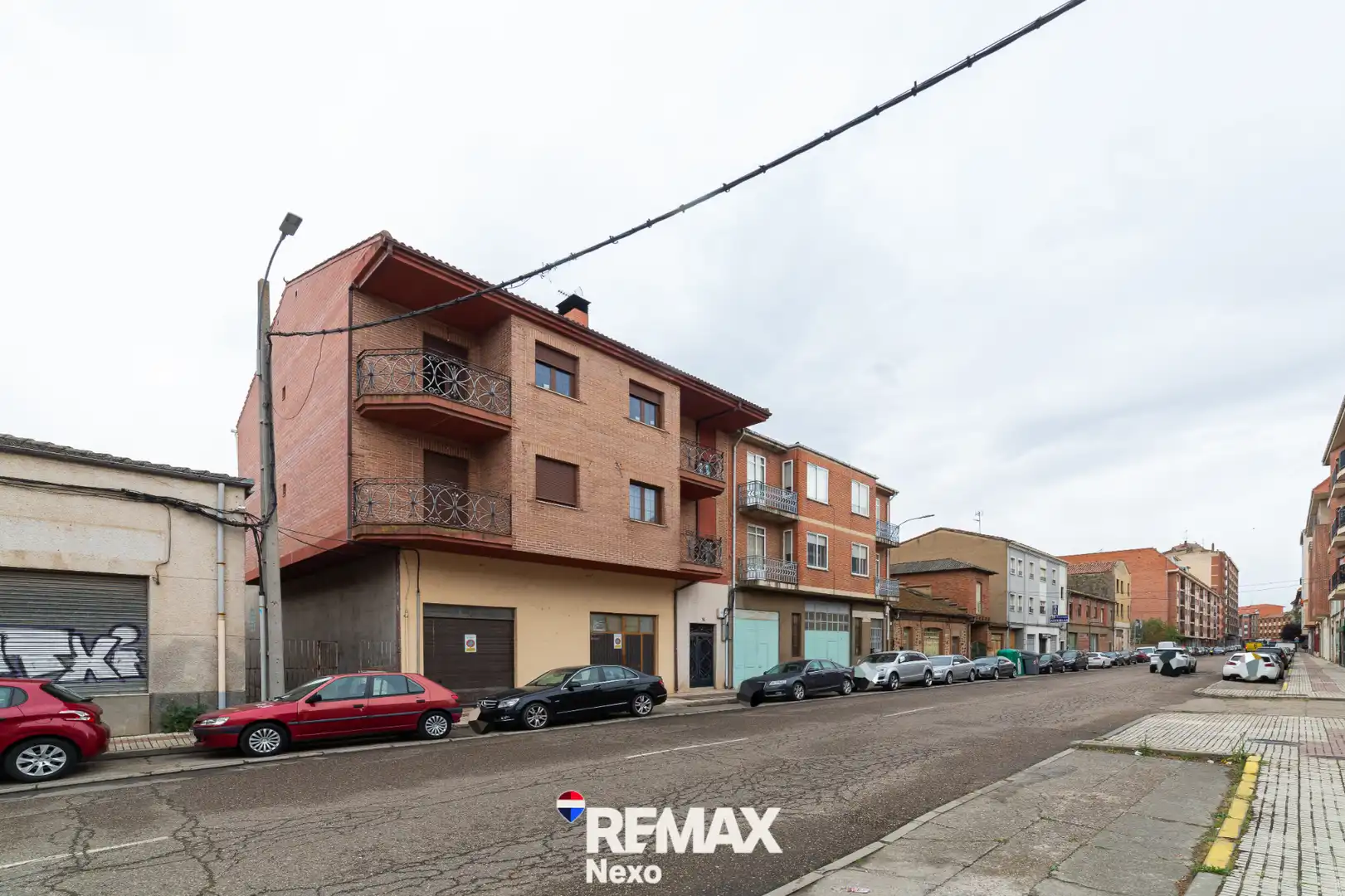Außenansicht von Wohnung zum Verkauf in Benavente mit Heizung, Terrasse und Balkon