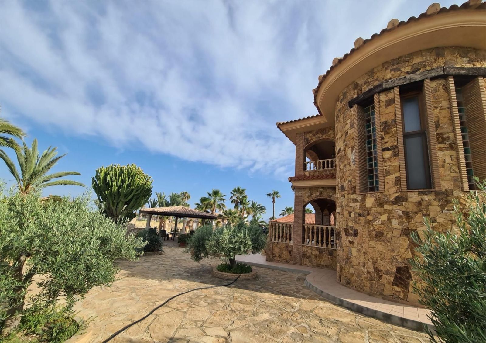 Vista exterior de Casa o xalet en venda en Vera amb Aire condicionat, Jardí privat i Terrassa