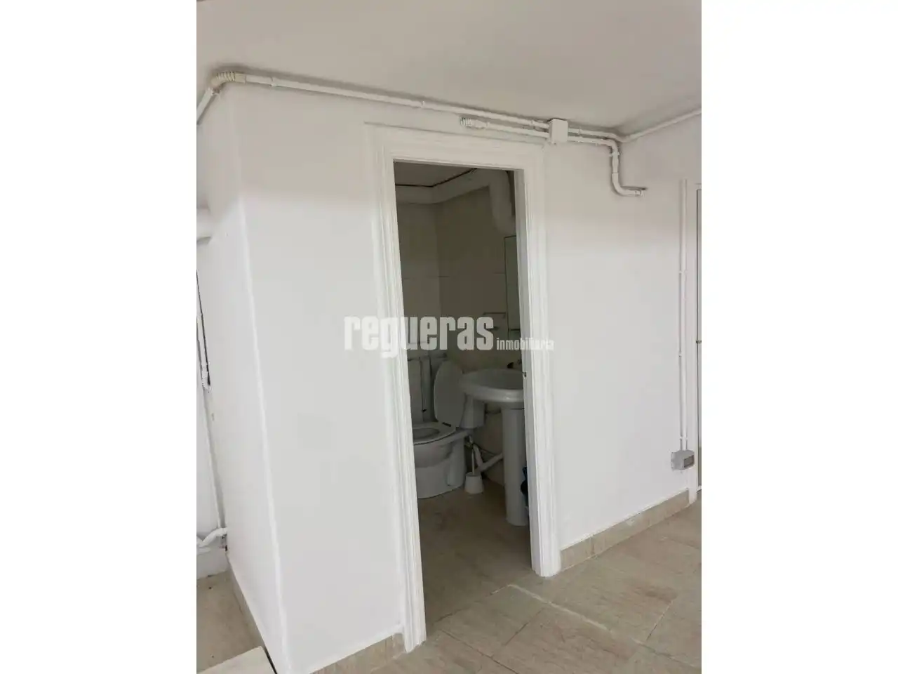 Schlafzimmer von Geschaftsraum zur Miete in Avilés