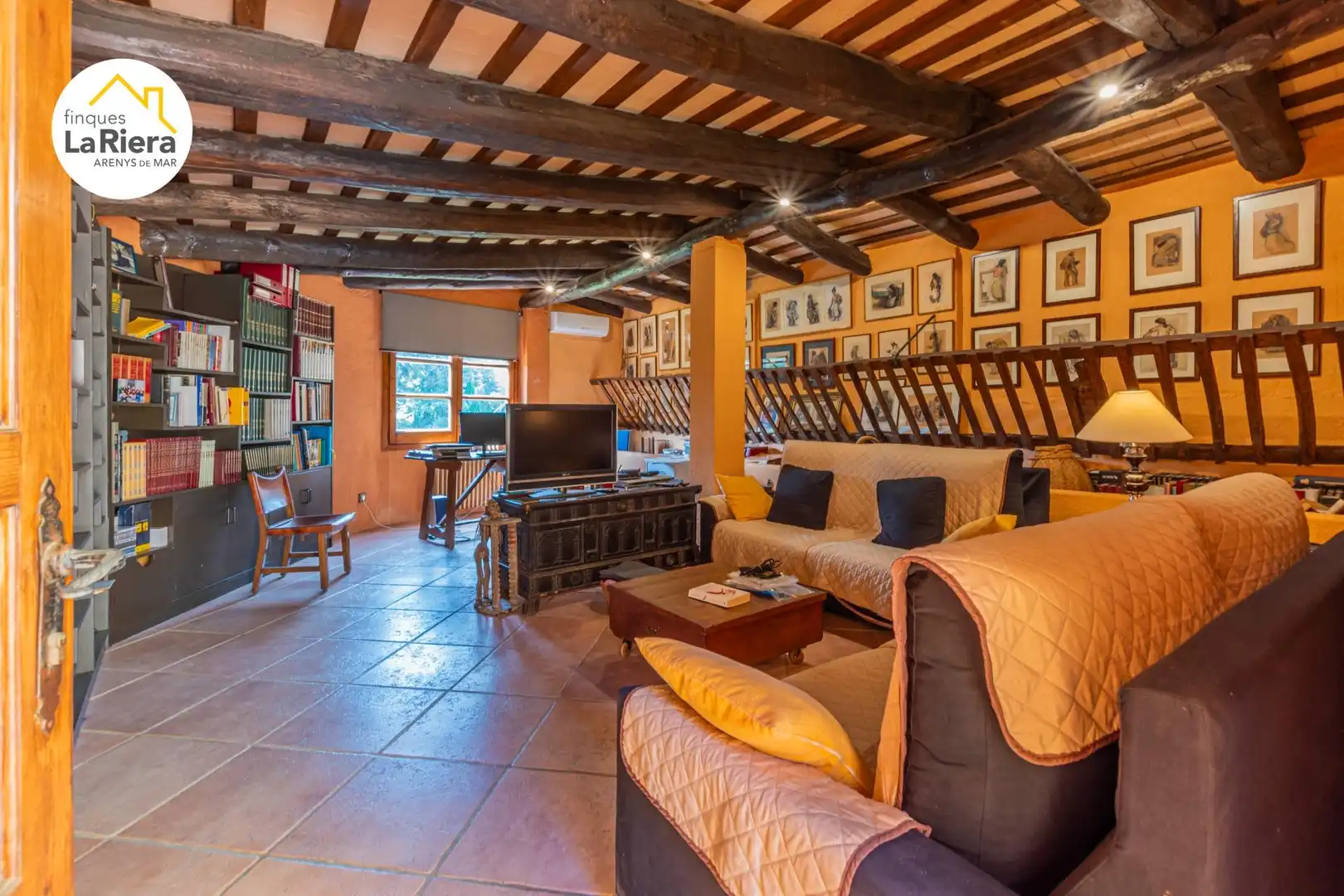 Living room of Houses for sale in Arenys de Munt  with Air Conditioner, Heating and Private garden