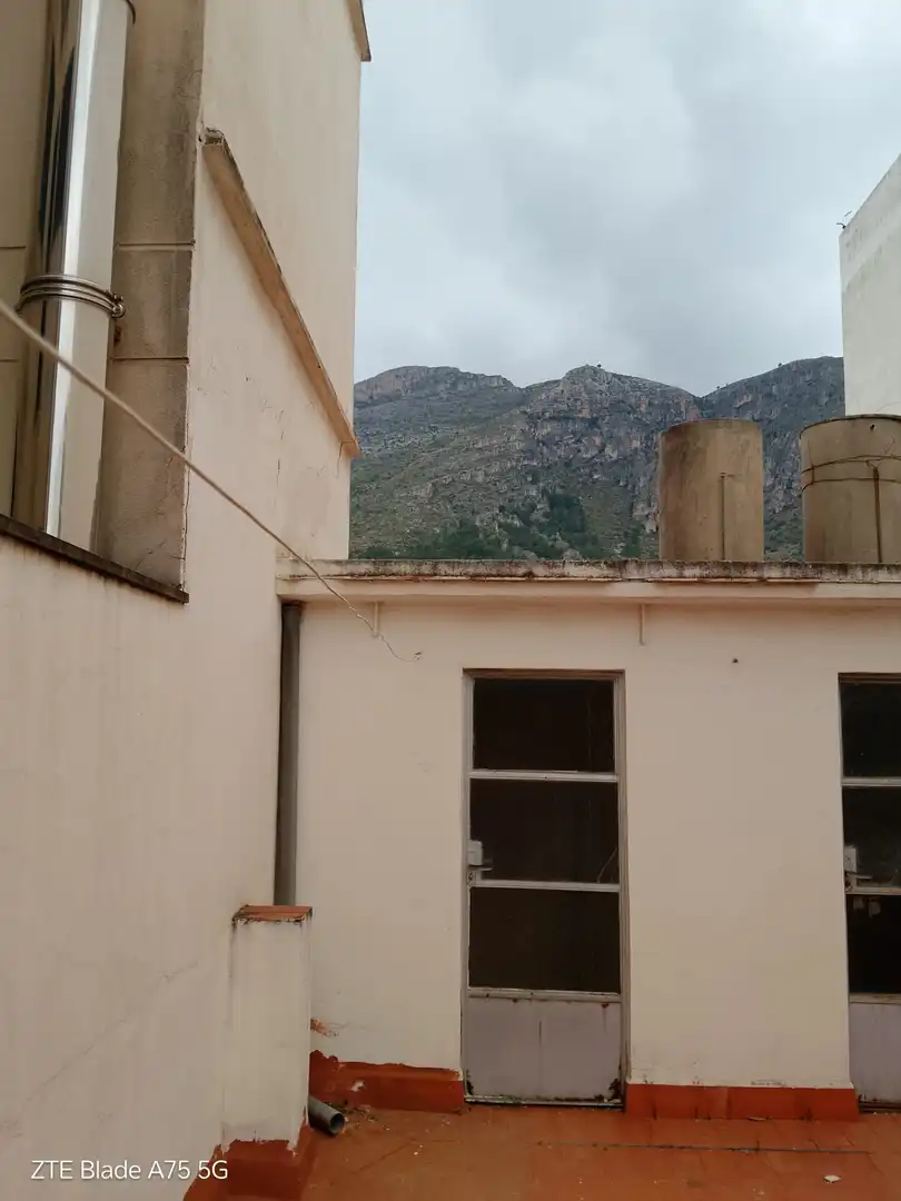 Vista exterior de Piso en venta en Tavernes de la Valldigna con Balcón