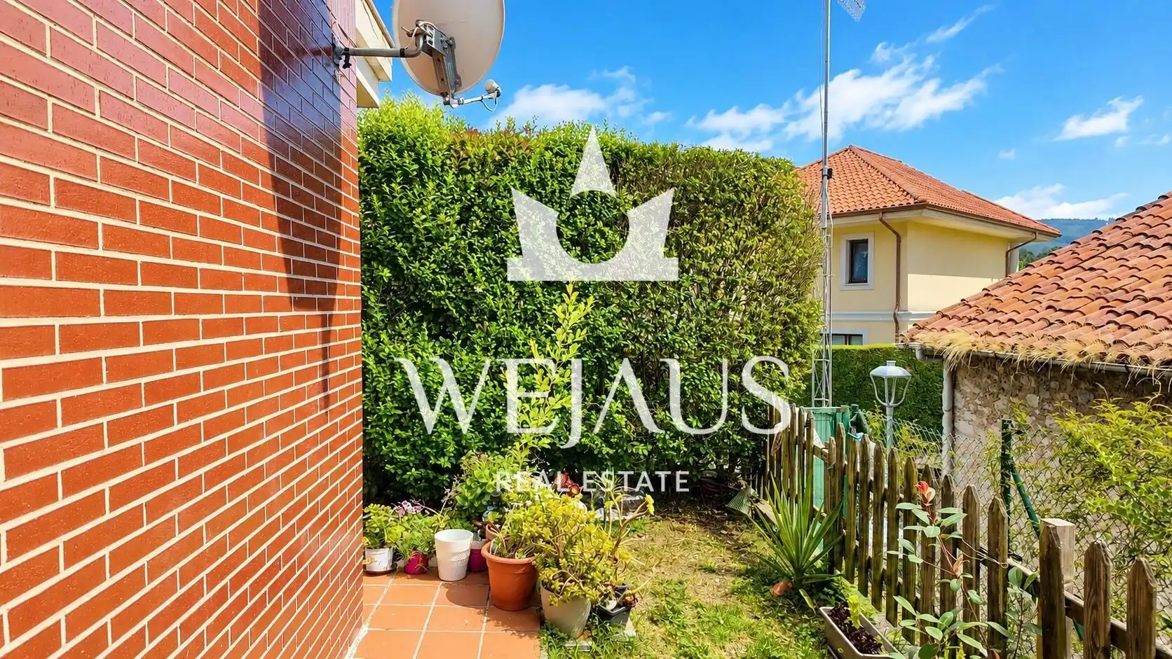 Außenansicht von Wohnung zum Verkauf in Piélagos mit Heizung, Privatgarten und Parkett