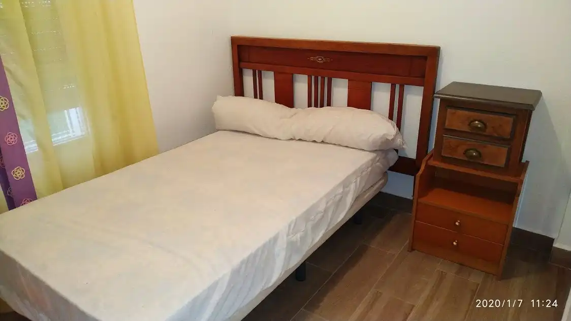 Habitación de Piso de alquiler en Linares con Aire acondicionado, Calefacción y Amueblado