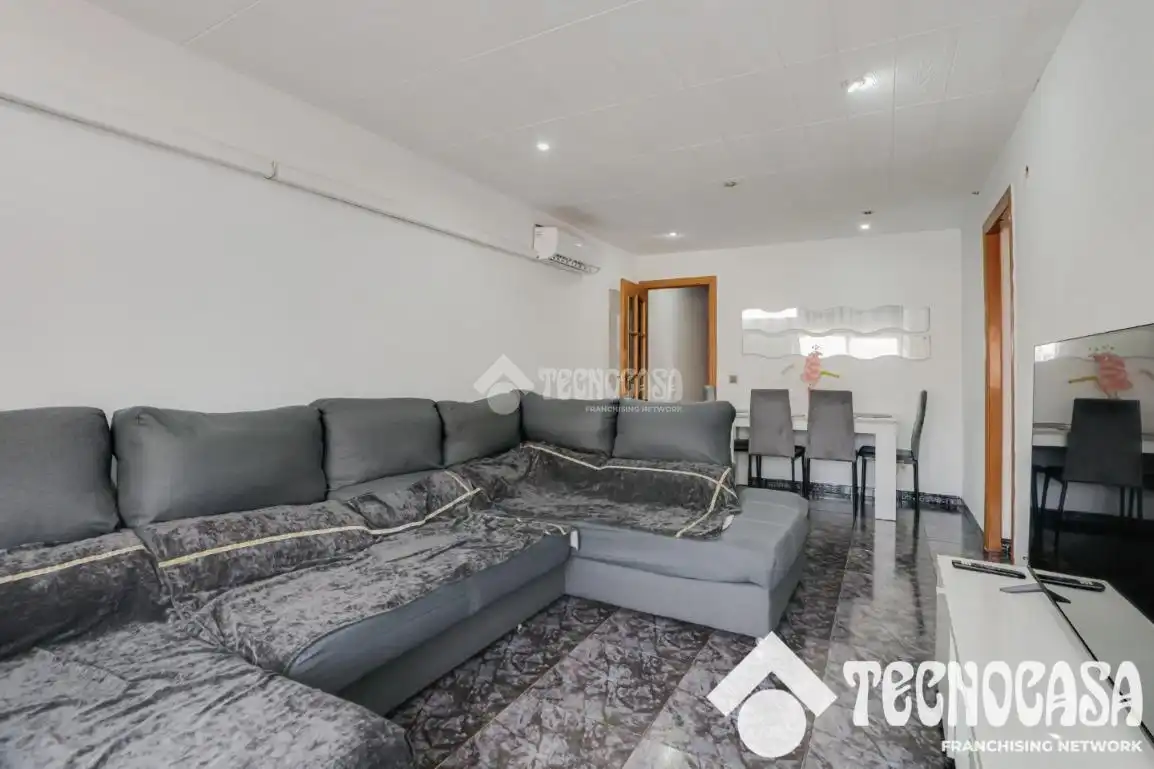 Living room of Flat for sale in Badalona  with Air Conditioner and Terrace