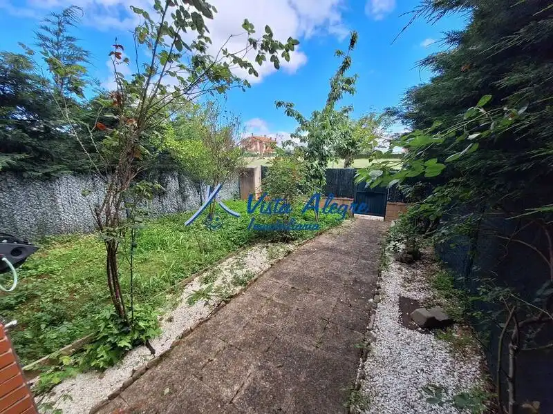 Einfamilien-Reihenhaus zum Verkauf in Santo Domingo de la Calzada mit Heizung, Privatgarten und Terrasse