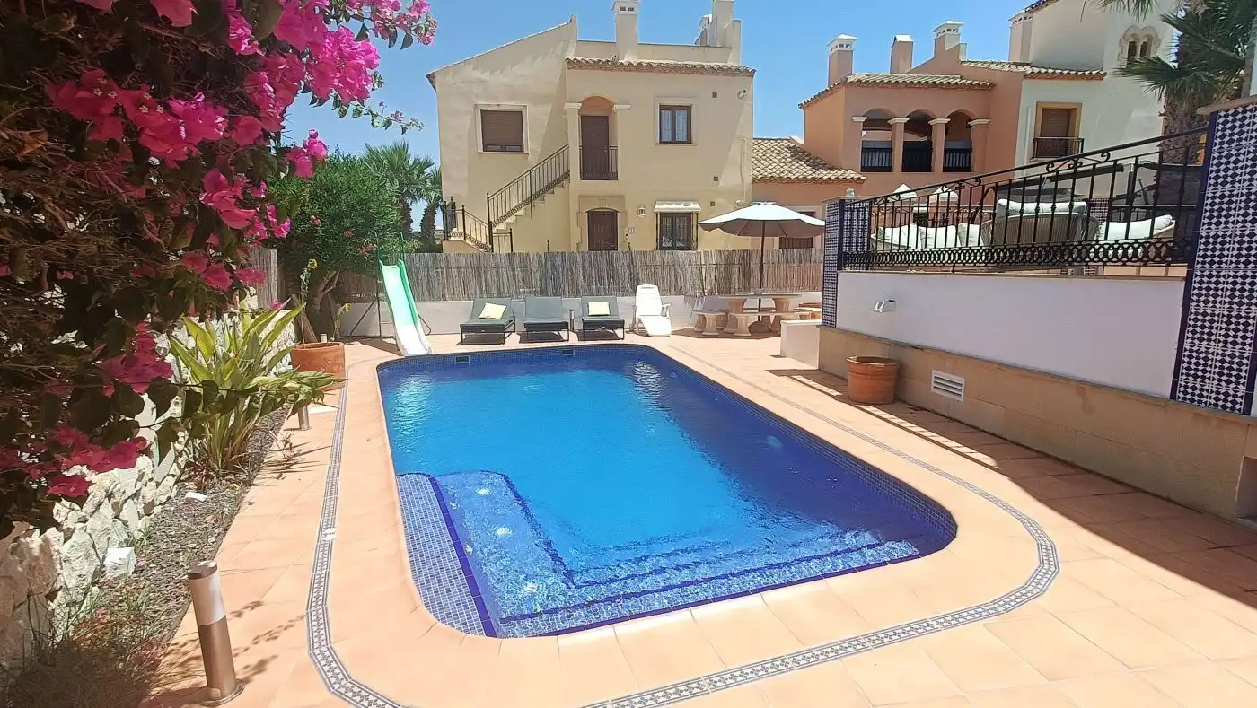 Terraced house with terrace for sale in N/A, imagen 2