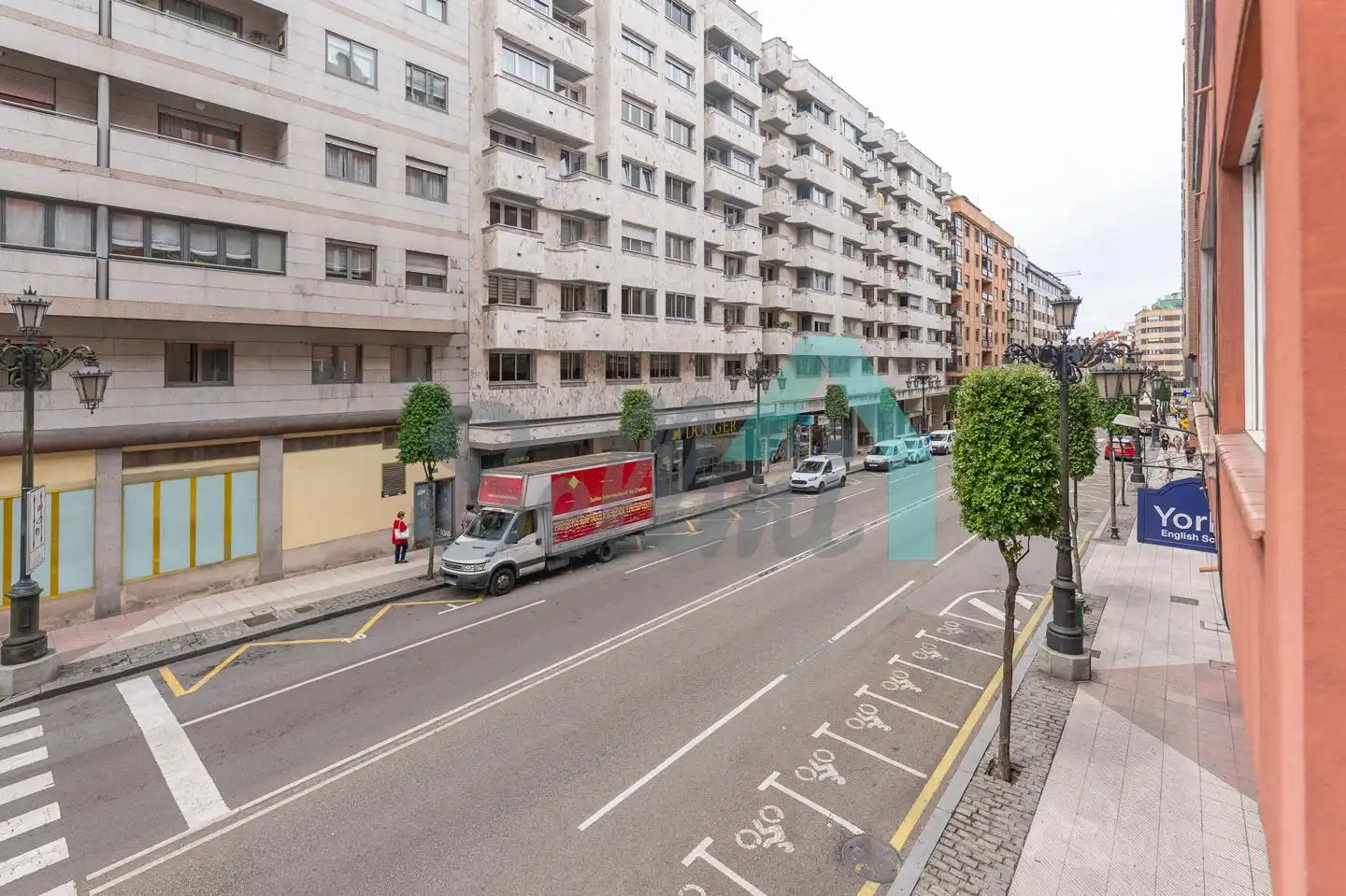 Vista exterior de Piso de alquiler en Oviedo  con Calefacción, Terraza y Amueblado