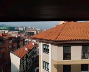 Vista exterior de Àtic en venda en Bilbao 