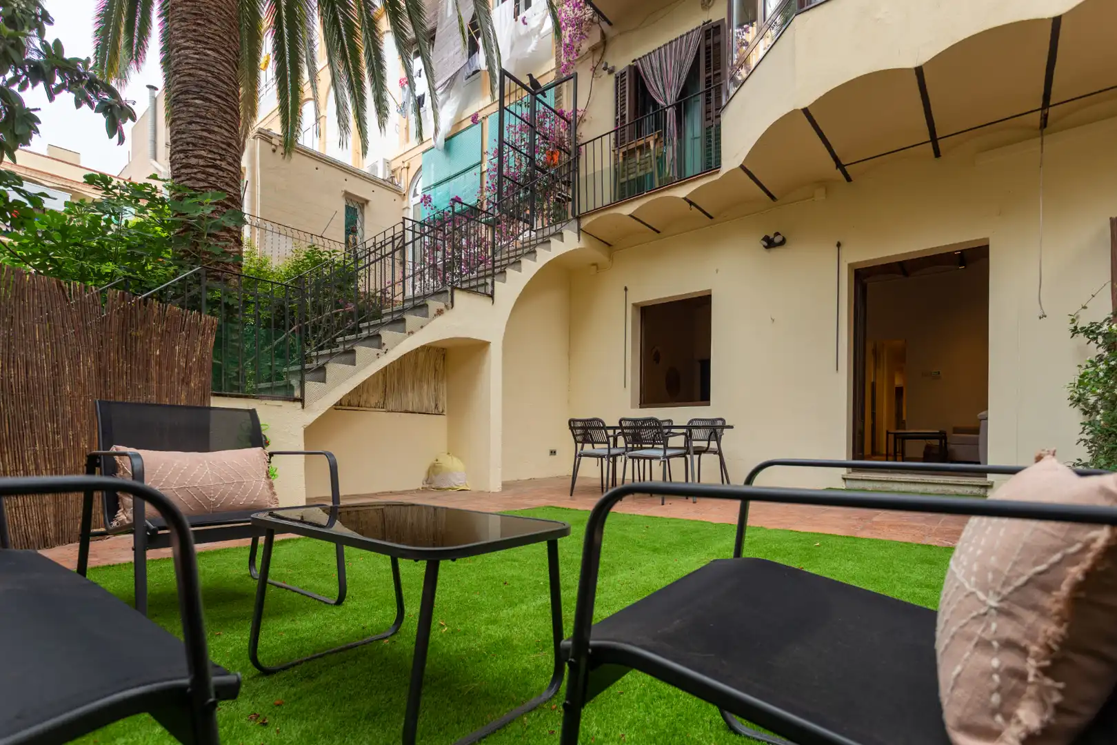 Bajo con jardín en venta en Carrer de Nil Fabra, imagen 2