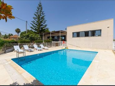 Villa con piscina in vendita a Los Montesinos