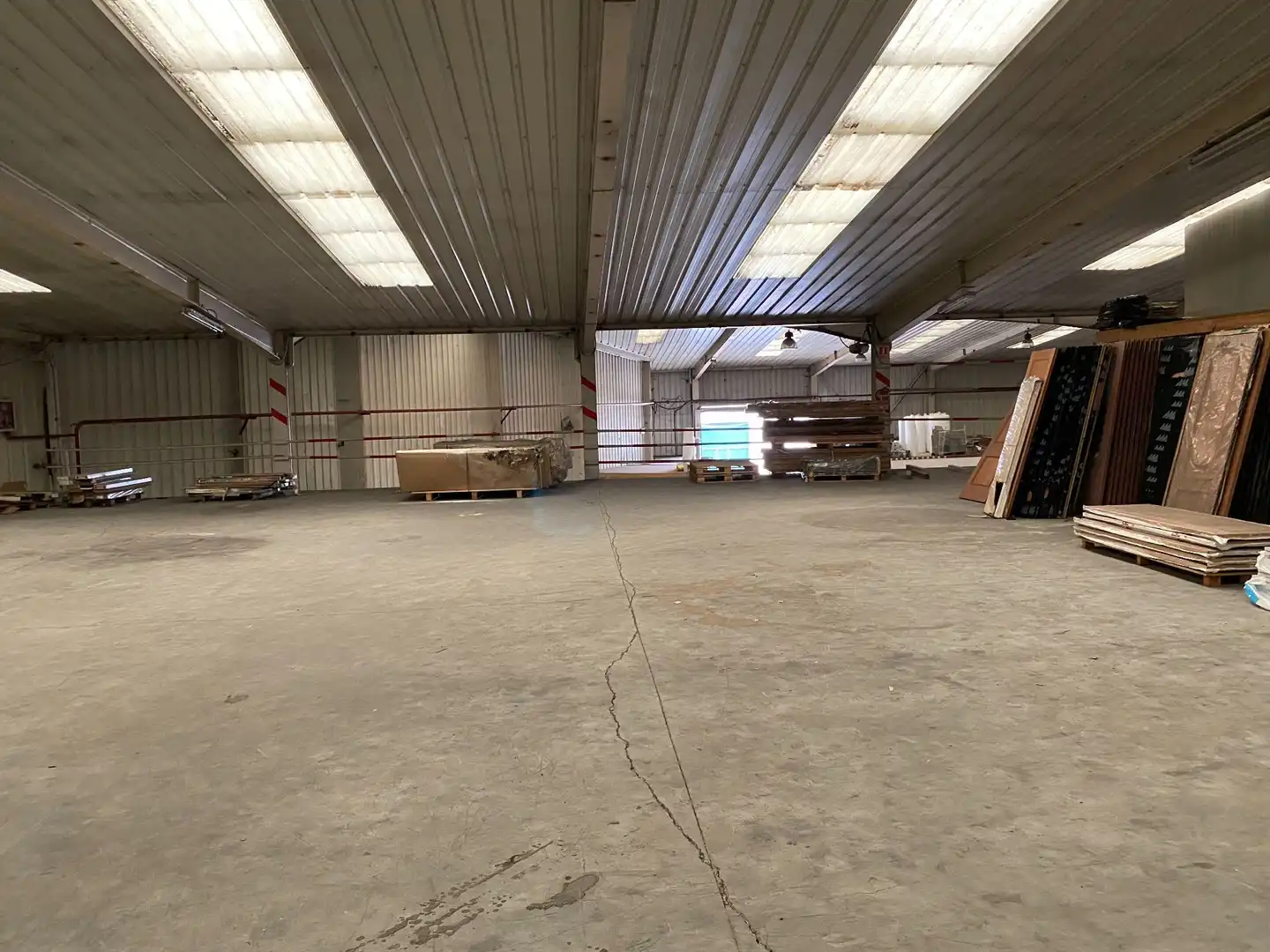 Industrial buildings for rent in Santander
