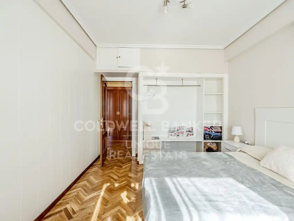 Habitación de Piso en venta en Madrid con Terraza