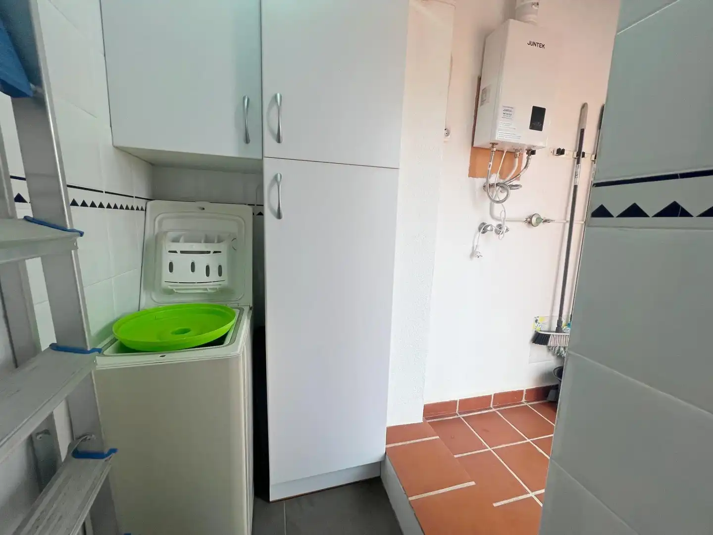 Cuina de Àtic en venda en Torremolinos amb Aire condicionat, Terrassa i Traster