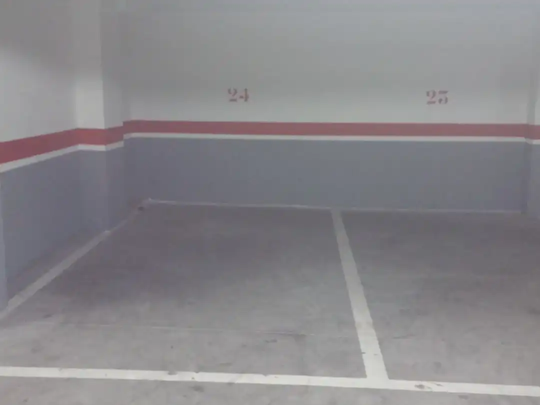 Parkplatz von Garage zur Miete in Madrid