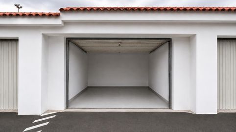 Foto 3 de Garaje en venta en Playa Fañabé Alto, Adeje