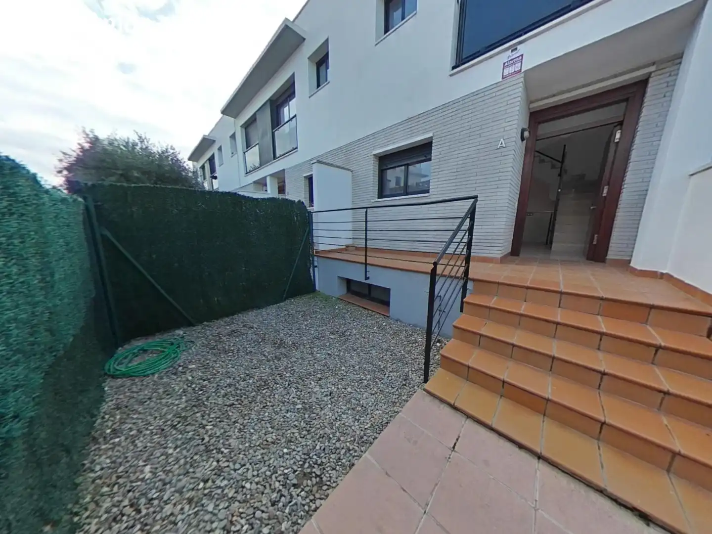 Vista exterior de Casa adosada en venta en Roda de Berà con Aire acondicionado, Calefacción y Jardín privado
