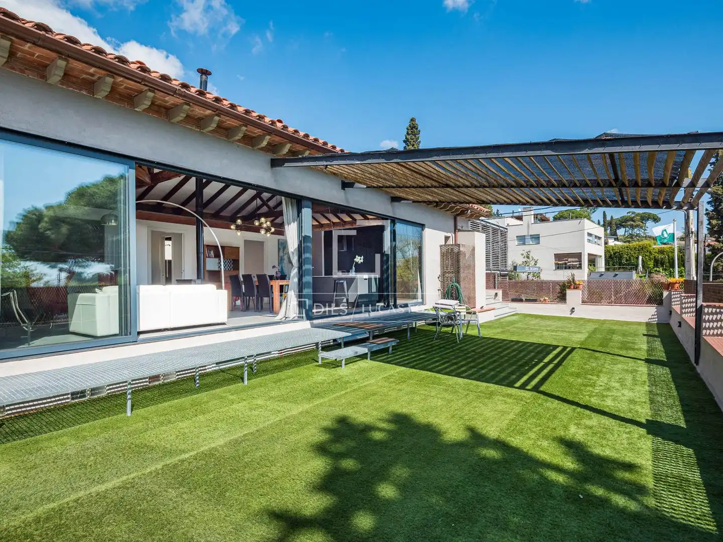 Terrassa de Casa o xalet en venda en Cerdanyola del Vallès amb Aire condicionat, Calefacció i Jardí privat