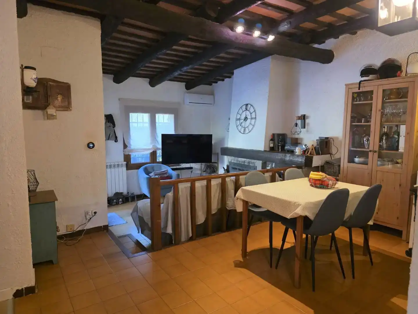 Sala d'estar de Pis de lloguer en Begur amb Aire condicionat, Jardí privat i Traster